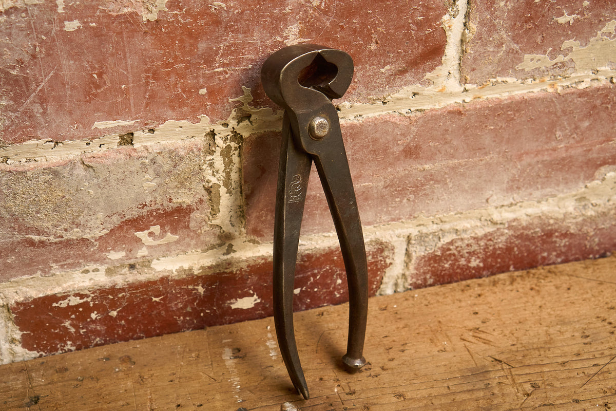 Carpenter's Pincer