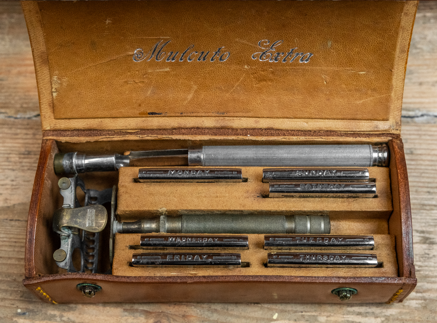 Vintage Mulcuto Razor Set