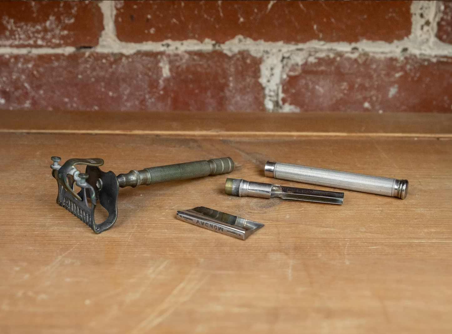 Vintage Mulcuto Razor Set