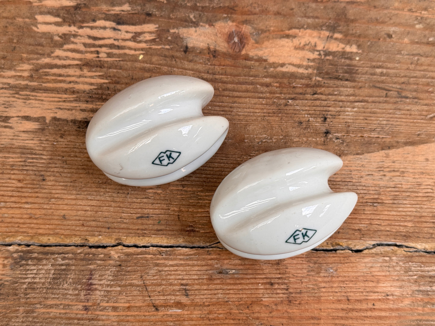 FK - Porcelain Insulators