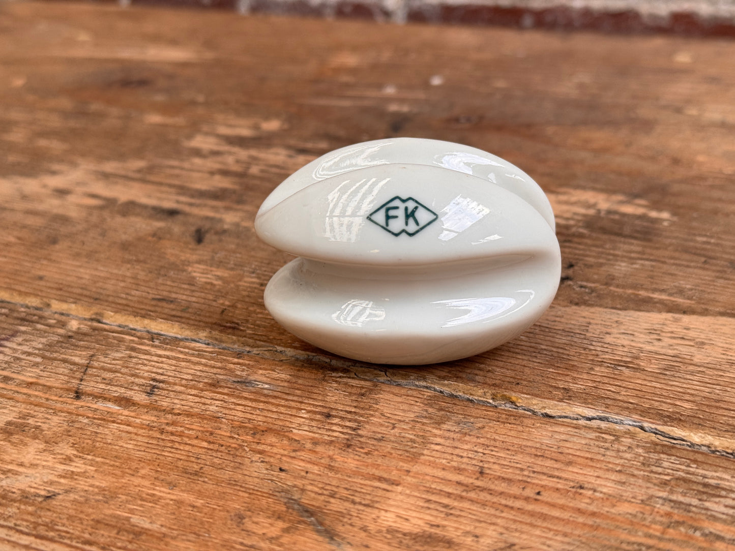 FK - Porcelain Insulators