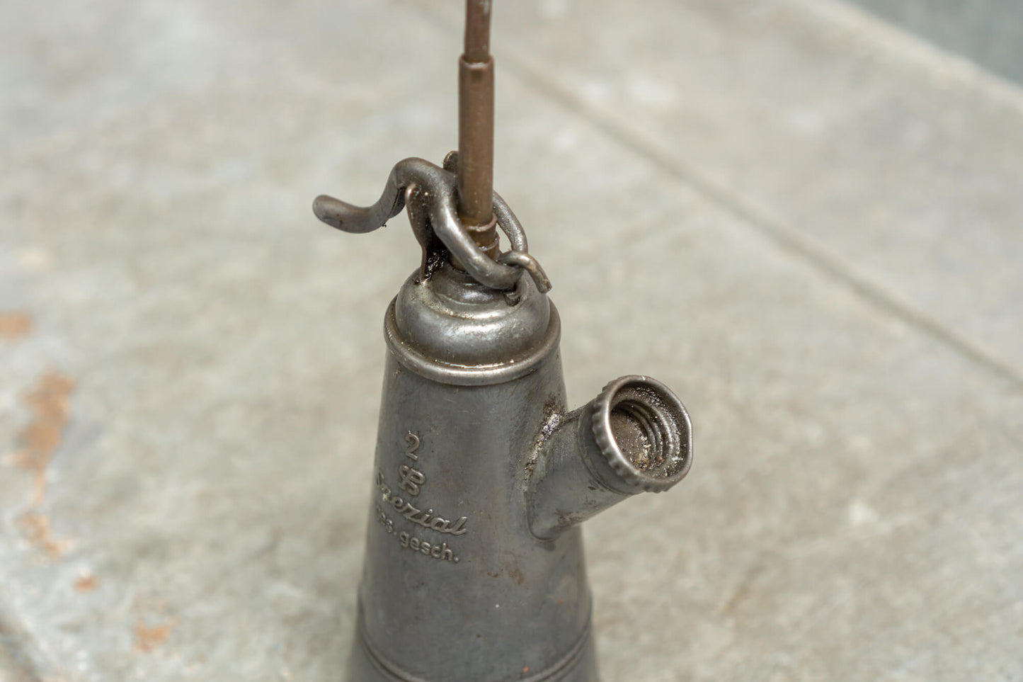 'Spezial No. 2' Metal Oiler