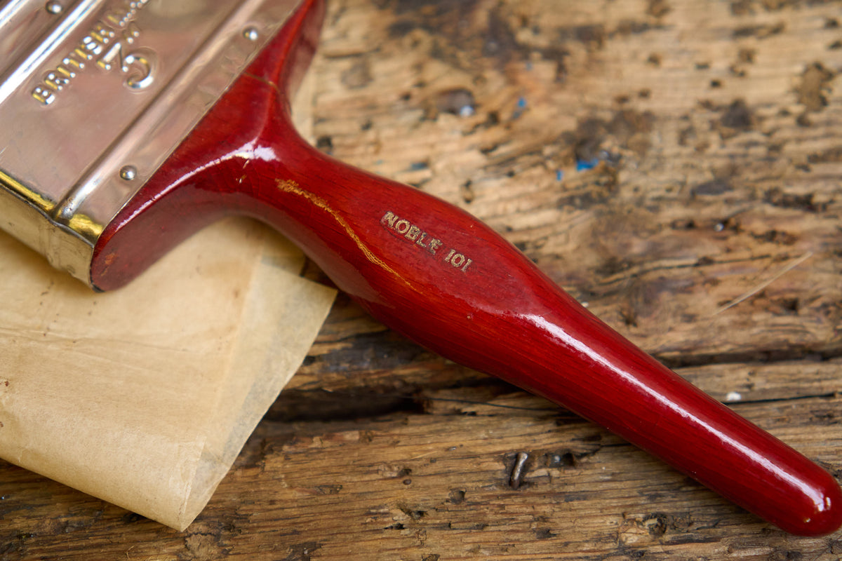 Noble 101 Red Paintbrush